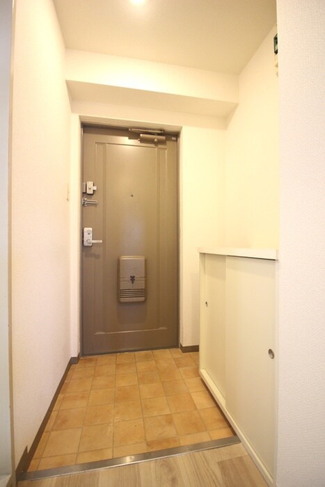 物件内観写真17　(玄関)