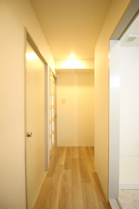 物件内観写真19　(廊下)