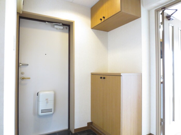 物件内観写真7　(玄関)