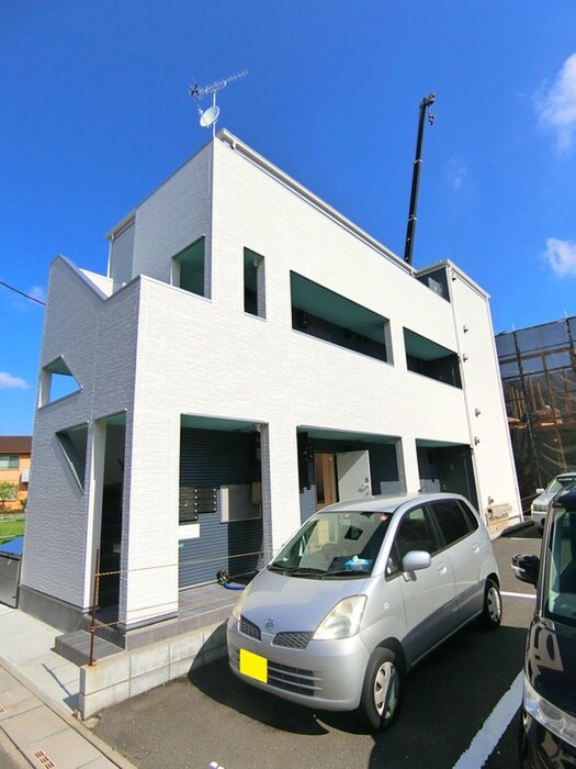 物件外観写真3　(エントランス部分)