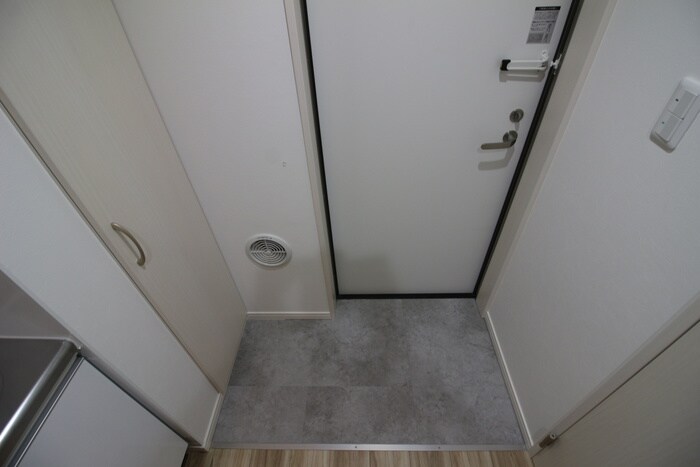 物件内観写真14　(玄関)