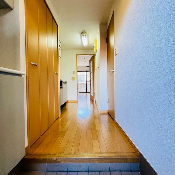 物件内観写真10　(廊下)