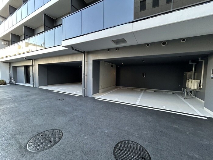 物件外観写真6　(駐車場)