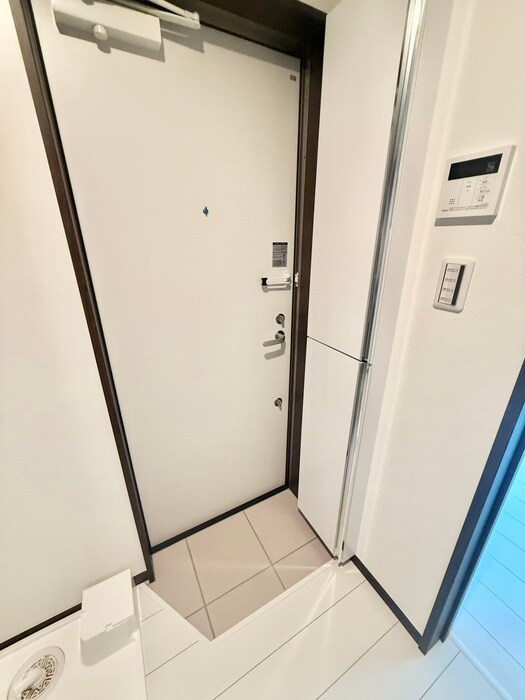 物件内観写真16　(玄関)