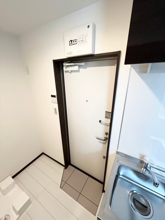 物件内観写真16　(玄関)