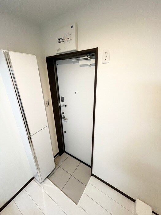 物件内観写真16　(玄関)