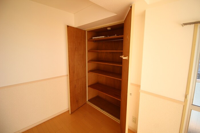 物件内観写真12　(収納)