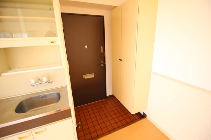 物件内観写真13　(玄関)