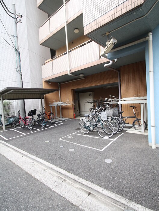 物件外観写真4　(駐輪場)