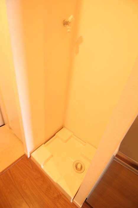 物件内観写真15　(洗濯機置場)