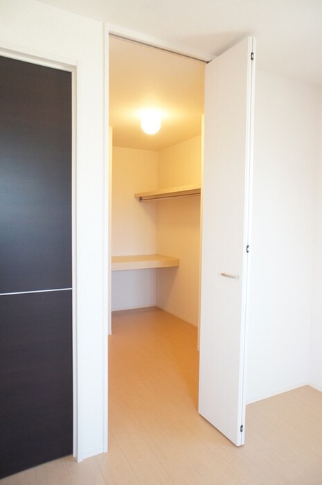 物件内観写真10　(収納)