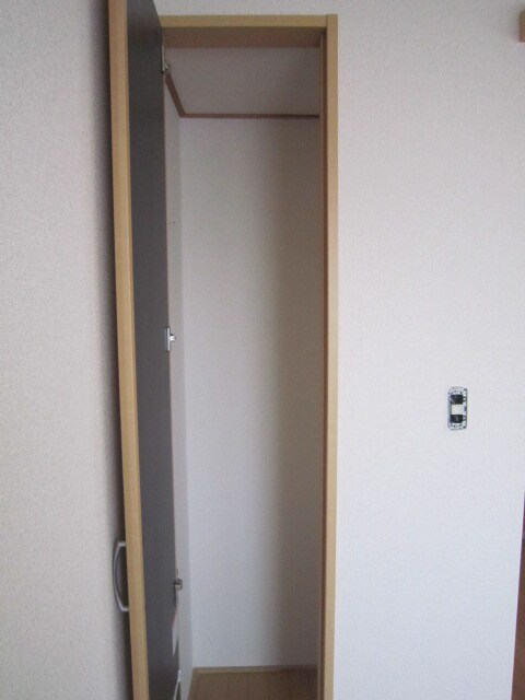 物件内観写真10　(収納)