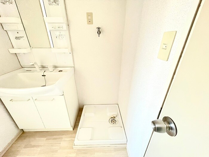 物件内観写真21　(洗濯機置場)