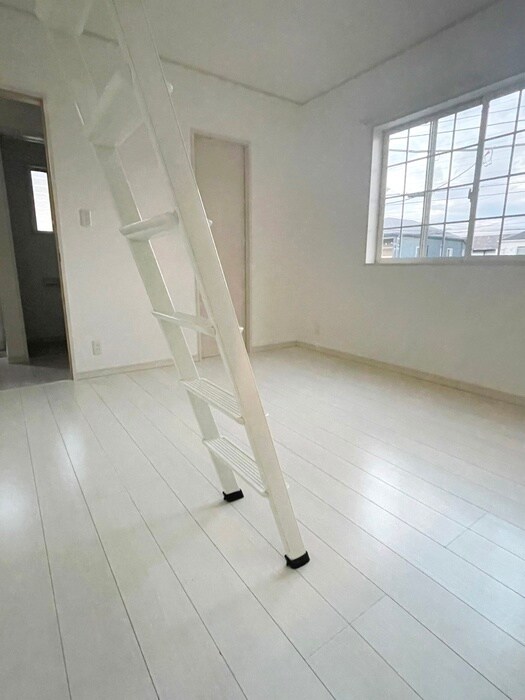 物件内観写真7　(室内からの展望)