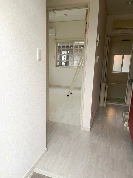 物件内観写真16　(廊下)