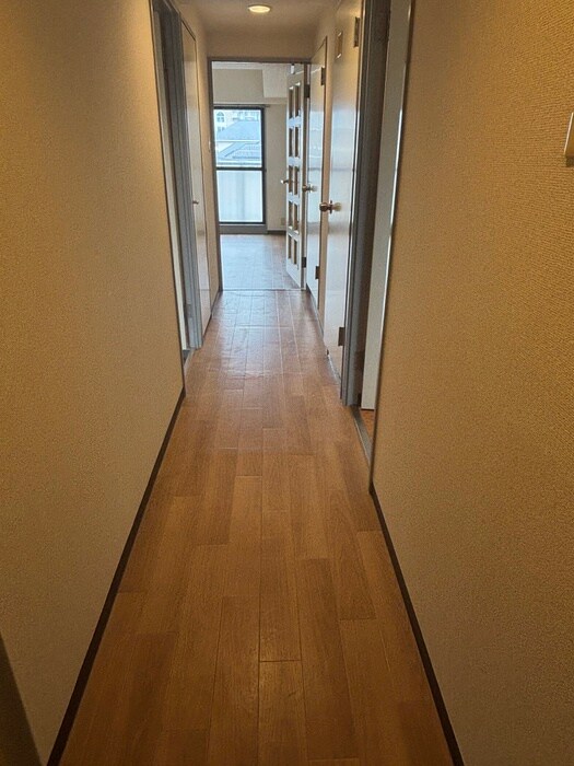 物件内観写真8　(廊下)