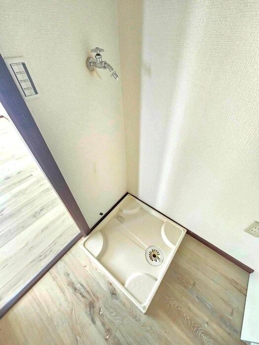 物件内観写真13　(洗濯機置場)