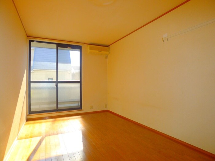 物件内観写真8　(室内からの展望)