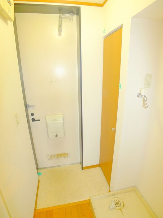 物件内観写真15　(玄関)