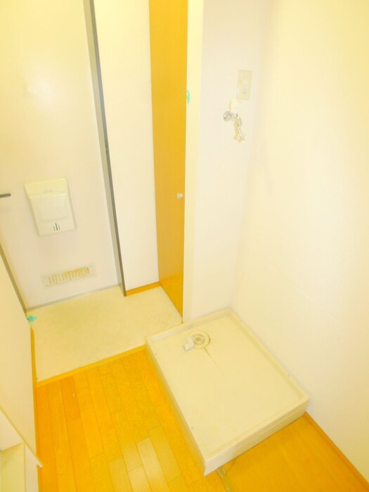 物件内観写真22　(洗濯機置場)