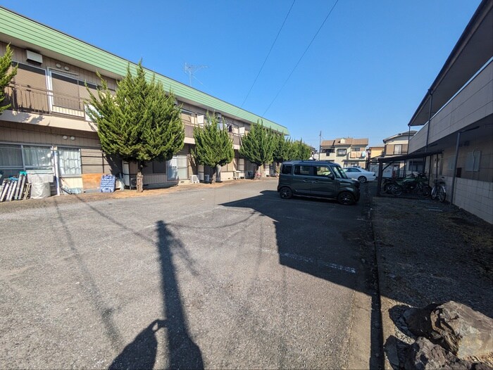 物件外観写真3　(駐車場)