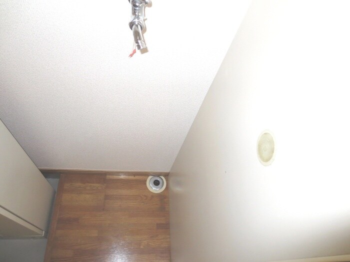 物件内観写真11　(洗濯機置場)