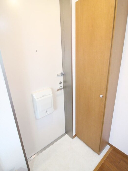 物件内観写真17　(玄関)