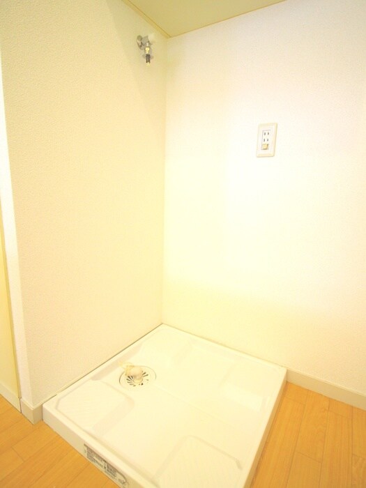 物件内観写真14　(洗濯機置場)