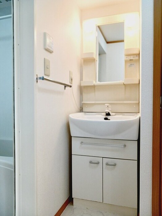 物件内観写真15　(洗濯機置場)