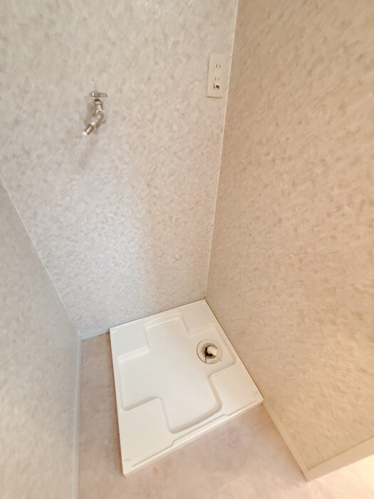 物件内観写真18　(洗濯機置場)