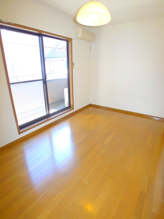 物件内観写真4　(居室)