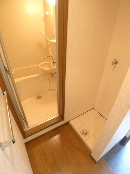 物件内観写真7　(洗濯機置場)