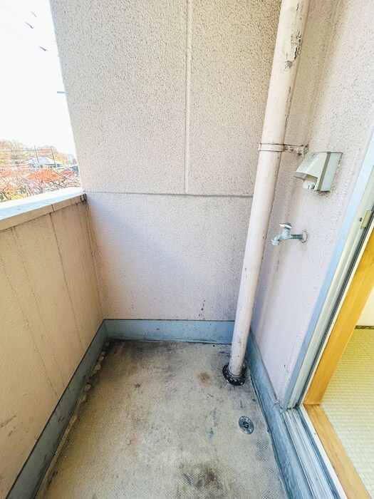 物件内観写真16　(洗濯機置場)