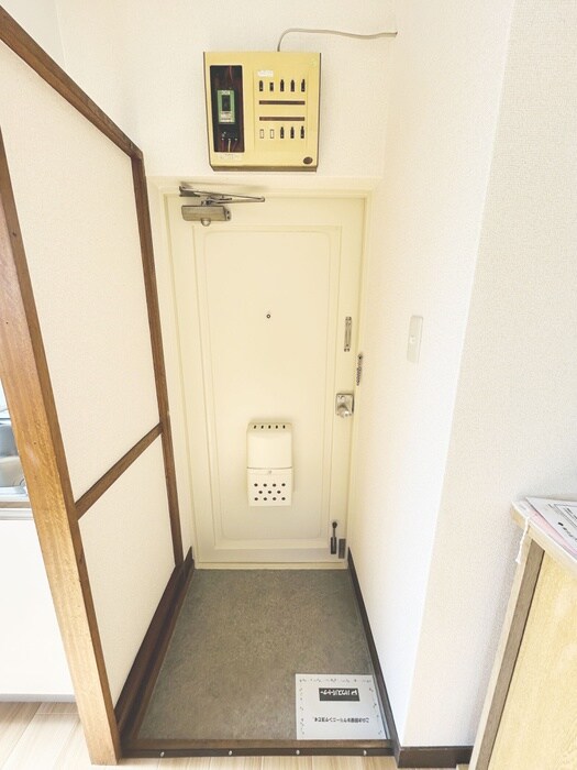物件内観写真17　(玄関)