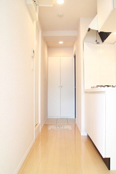 物件内観写真7　(玄関)