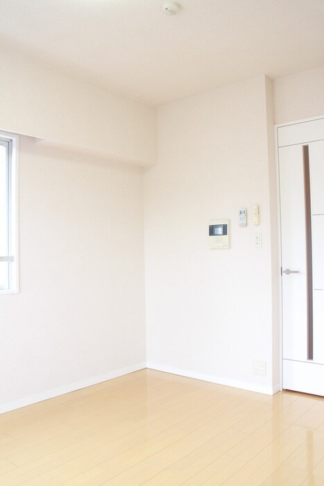 物件内観写真8　(室内からの展望)