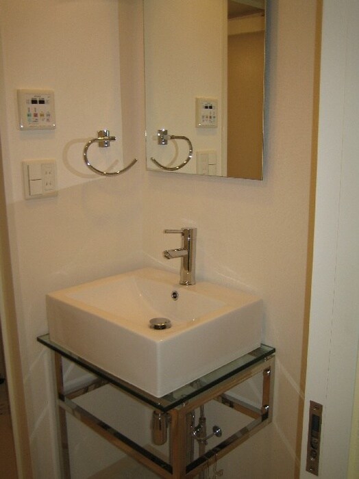 物件内観写真8　(洗面)