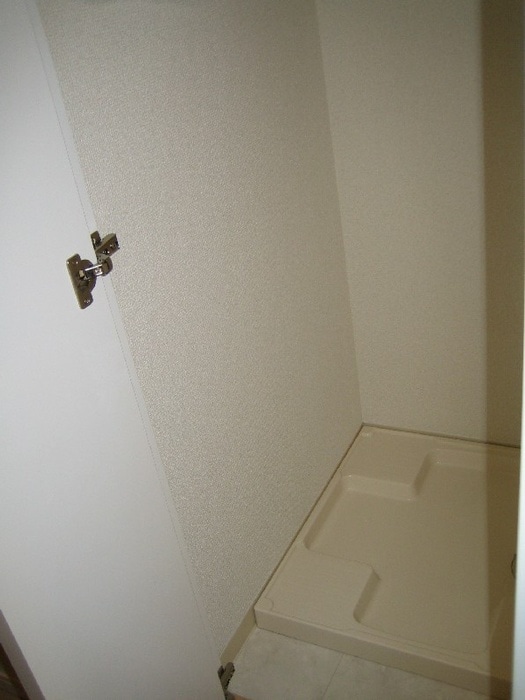 物件内観写真9　(洗濯機置場)