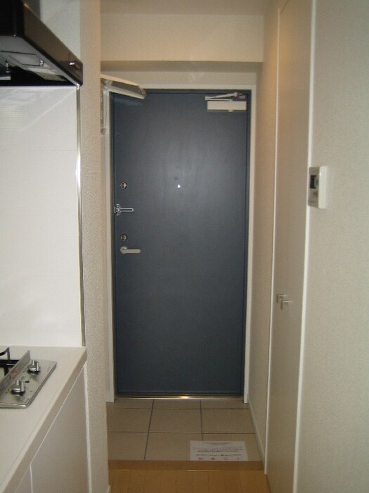 物件内観写真10　(玄関)