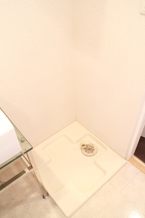 物件内観写真11　(洗濯機置場)