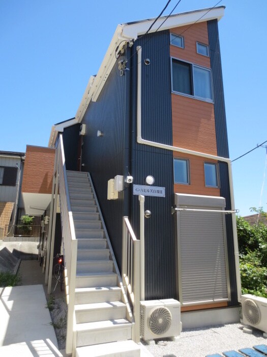 物件外観写真3　(エントランス部分)