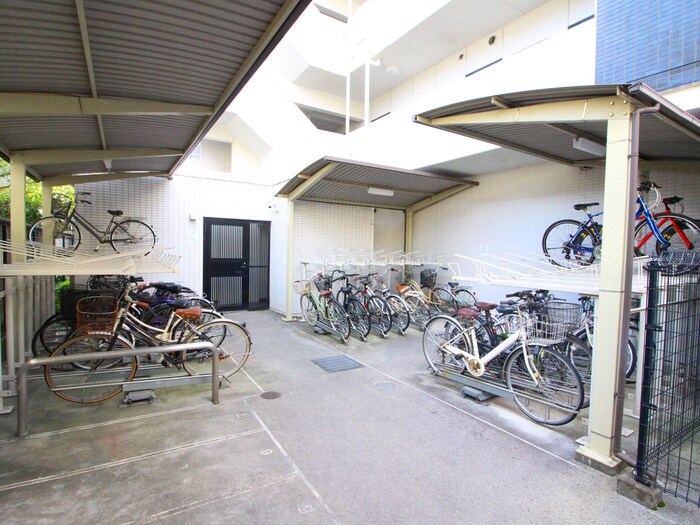 物件外観写真6　(駐輪場)