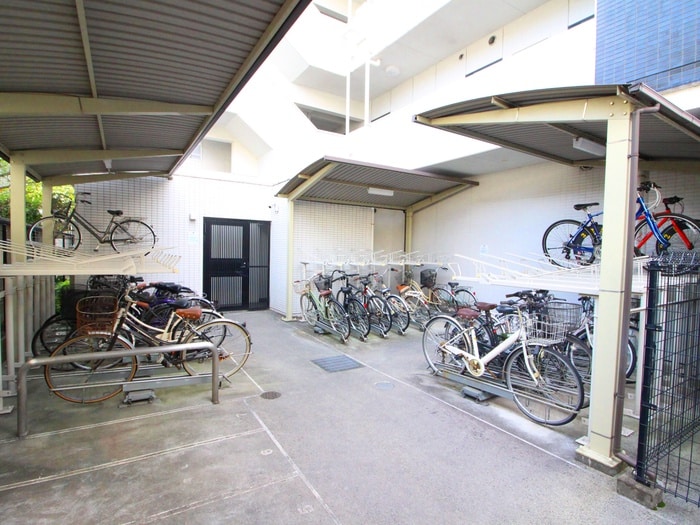 物件外観写真6　(駐輪場)