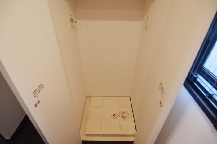 物件内観写真11　(洗濯機置場)