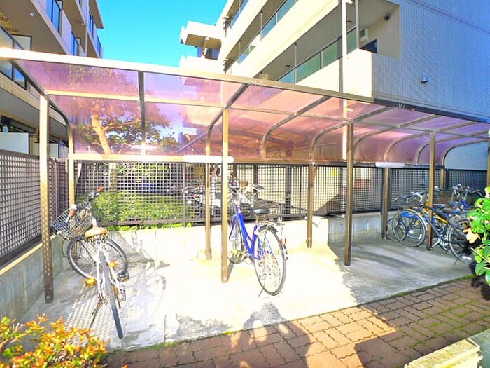 物件外観写真6　(駐輪場)