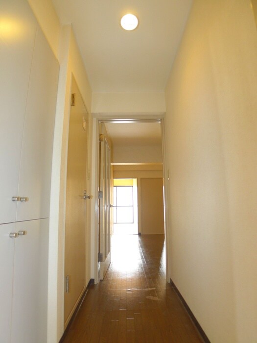 物件内観写真16　(廊下)