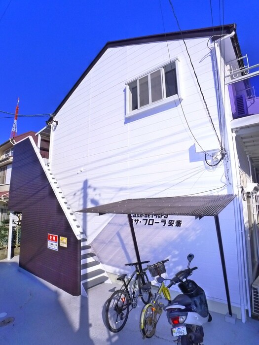 物件外観写真2　(駐輪場)