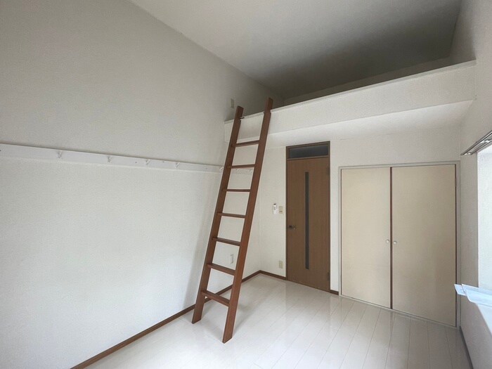 物件内観写真4　(居室)