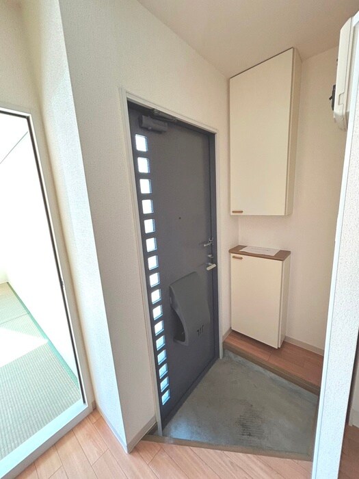 物件内観写真7　(玄関)