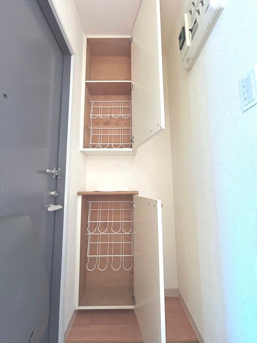物件内観写真8　(靴箱)